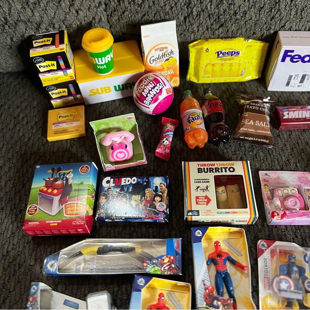 Zuru Mini Brands Collection-Star Wars,Disney,Foodie And More - Picture 6 of 9